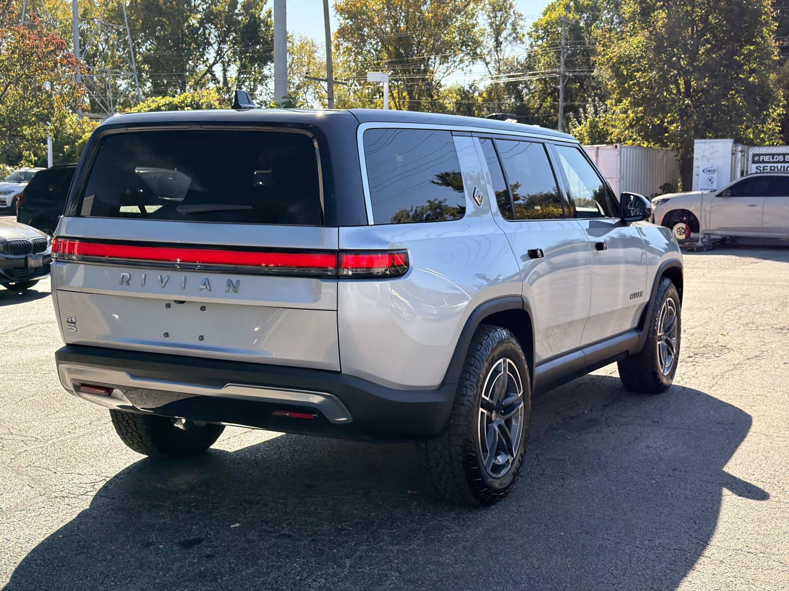 Used 2026 Rivian R1S Adventure Dual AWD/4WD image 5