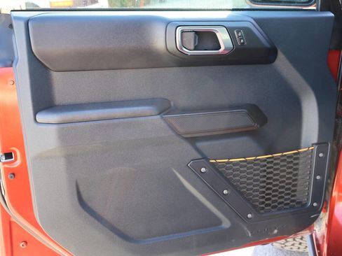 Used 2024 Ford Bronco Badlands image 12