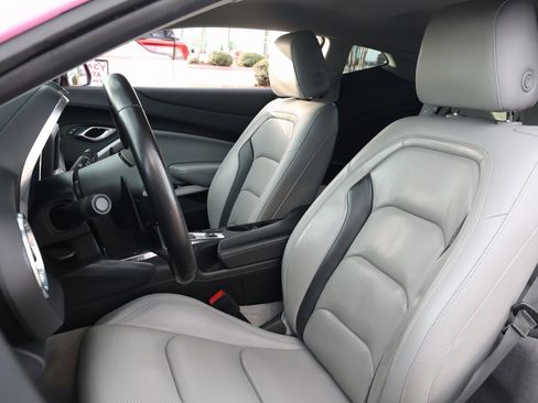 Used 2020 Chevrolet Camaro LT image 26