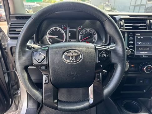 Used 2022 Toyota 4Runner TRD Off-Road Premium AWD/4WD image 19