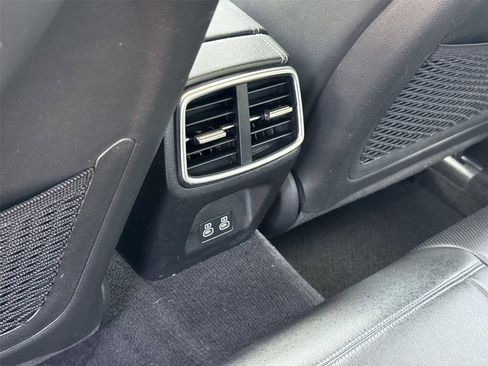 Used 2025 Genesis G70 2.5T AWD/4WD image 20