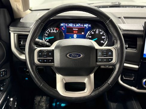 Used 2024 Ford Expedition Max XLT image 17
