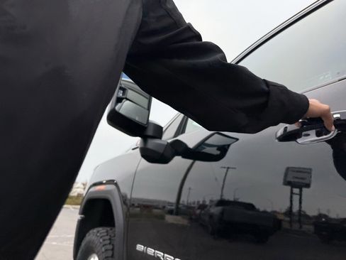 New 2026 GMC Sierra 3500 SLE image 9