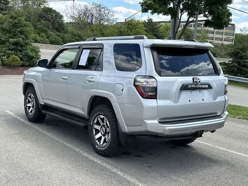 Used 2017 Toyota 4Runner TRD Off-Road Premium AWD/4WD image 22