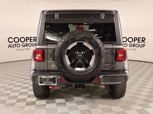 Used 2018 Jeep Wrangler Unlimited Rubicon w/ Dual Top Group AWD/4WD image 21