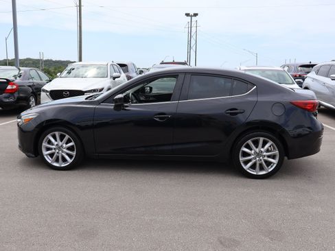 Used 2017 MAZDA MAZDA3 Touring FWD image 4