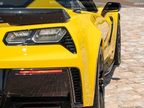 Used 2015 Chevrolet Corvette Z06 w/ 3LZ Preferred Equipment Group RWD image 48