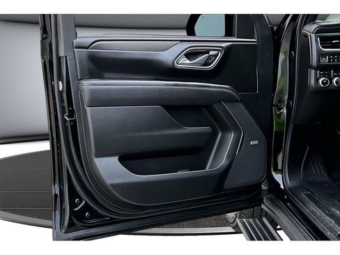 Used 2023 GMC Yukon XL AT4 w/ AT4 Premium Package AWD/4WD image 32