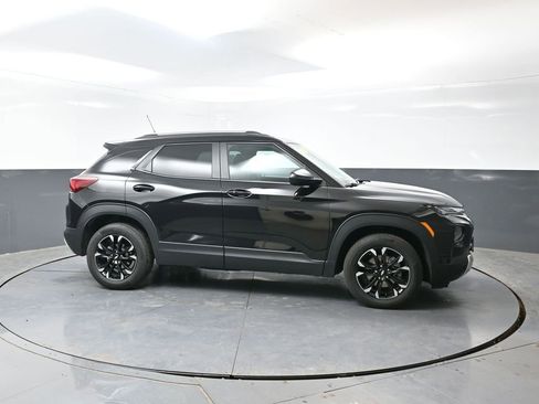 Used 2023 Chevrolet TrailBlazer LT w/ Convenience Package FWD image 4
