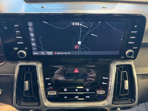 Certified 2022 Kia Sorento SX AWD/4WD image 19