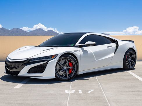 Used 2017 Acura NSX AWD/4WD image 1
