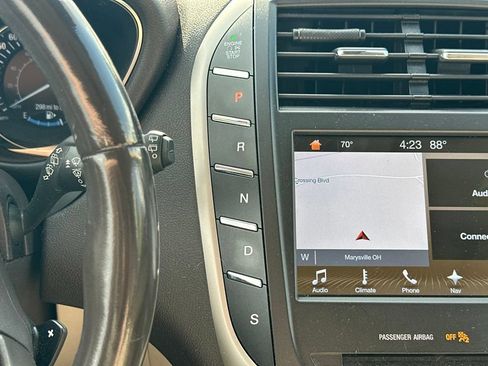 Used 2017 Lincoln MKC Select w/ Select Plus Package AWD/4WD image 23