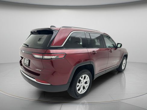 Used 2023 Jeep Grand Cherokee Limited w/ Luxury Tech Group II AWD/4WD image 5