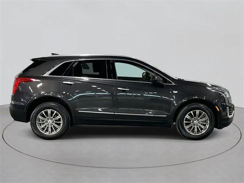 Used 2018 Cadillac XT5 Luxury w/ Driver Awareness Package image 4