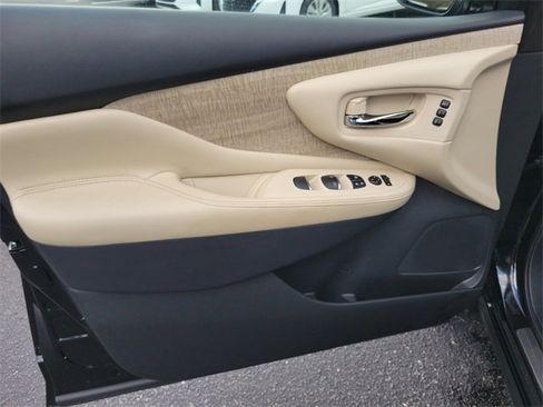 Certified 2024 Nissan Murano SL image 16
