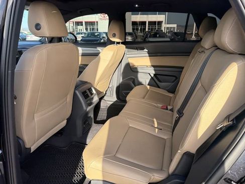 Used 2020 Volkswagen Atlas Cross Sport SE w/ Panoramic Sunroof Package image 29