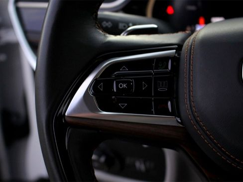 Used 2022 Jeep Grand Cherokee Summit w/ Advanced Protech Group IV image 12