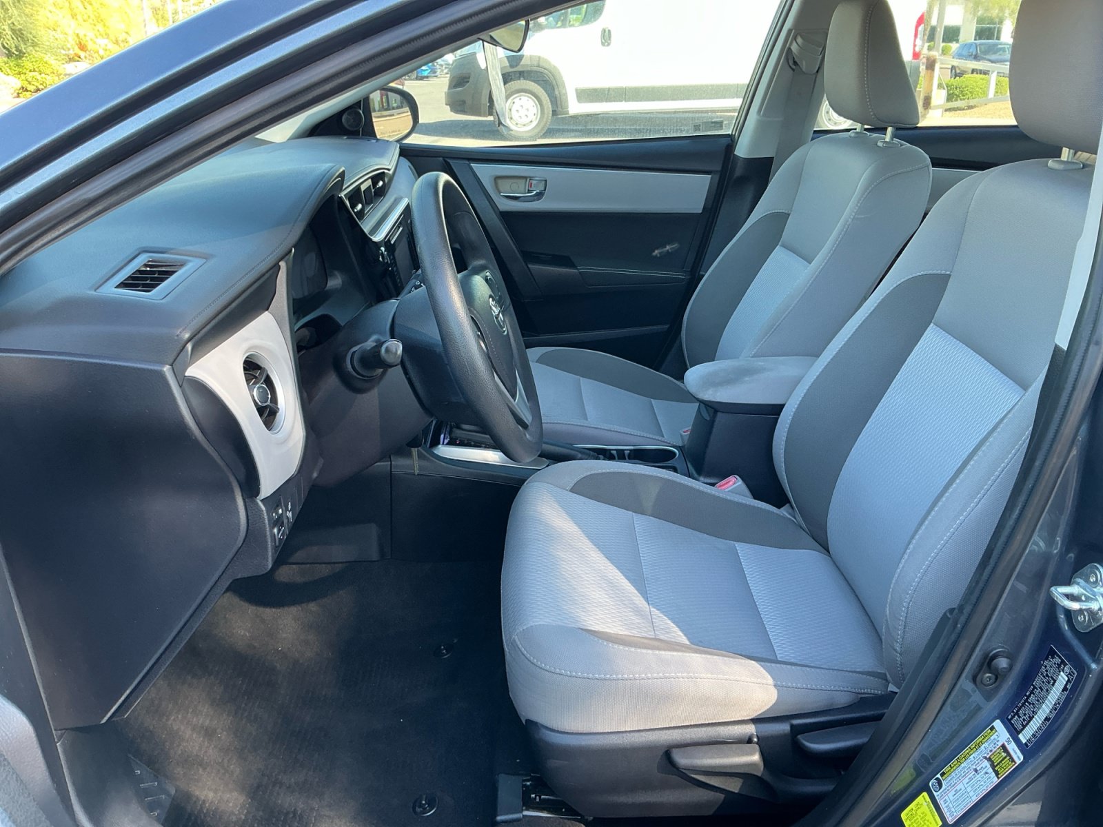 Used 2017 Toyota Corolla LE w/ Carpet Mat Package (TMS) FWD image 14