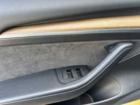 Used 2021 Tesla Model 3 Standard Range Plus image 10