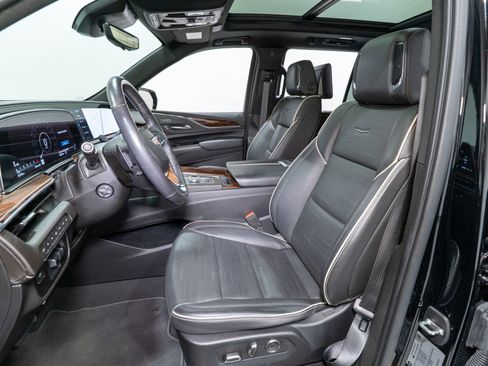 Used 2021 Cadillac Escalade Premium Luxury w/ Driver Assist Tech Package image 17