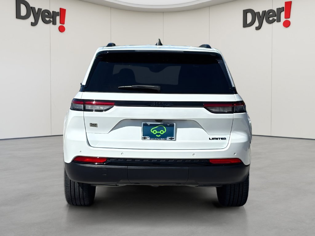 Used 2025 Jeep Grand Cherokee Limited w/ Black Appearance Package RWD image 4