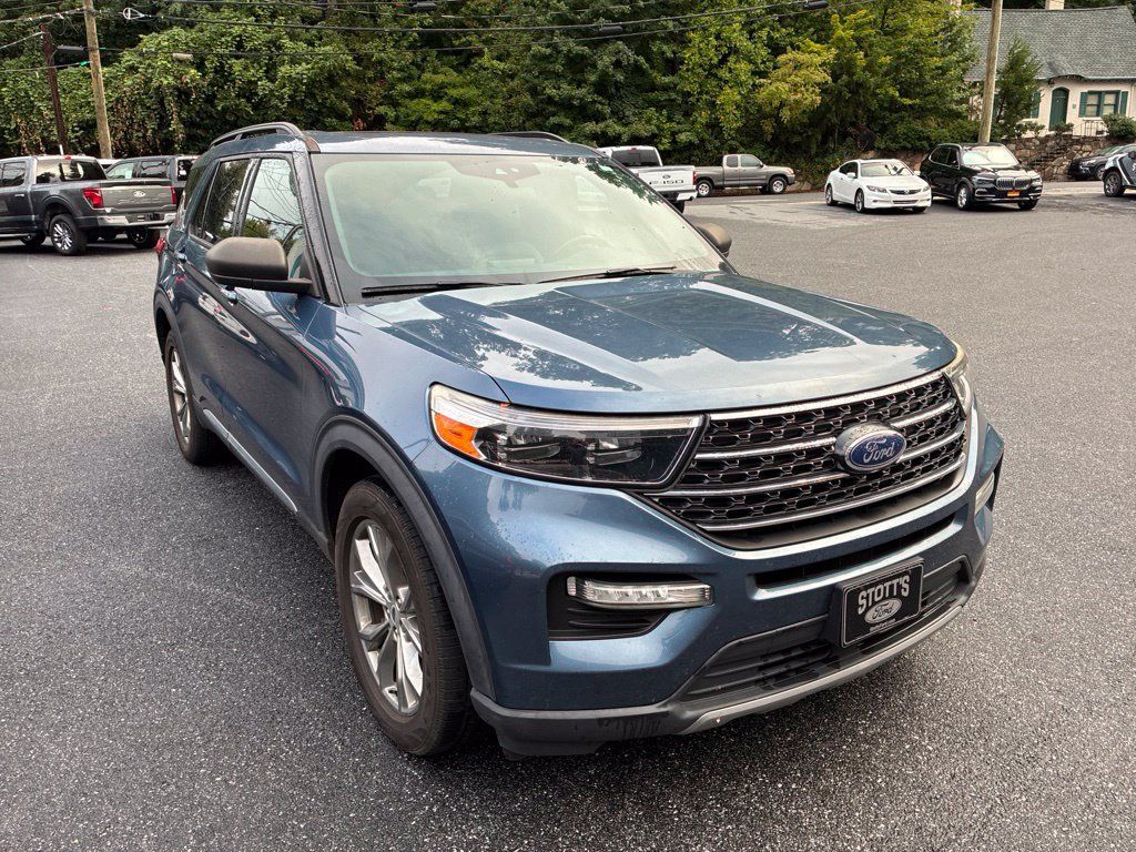 Used 2020 Ford Explorer XLT w/ Equipment Group 202A AWD/4WD image 1