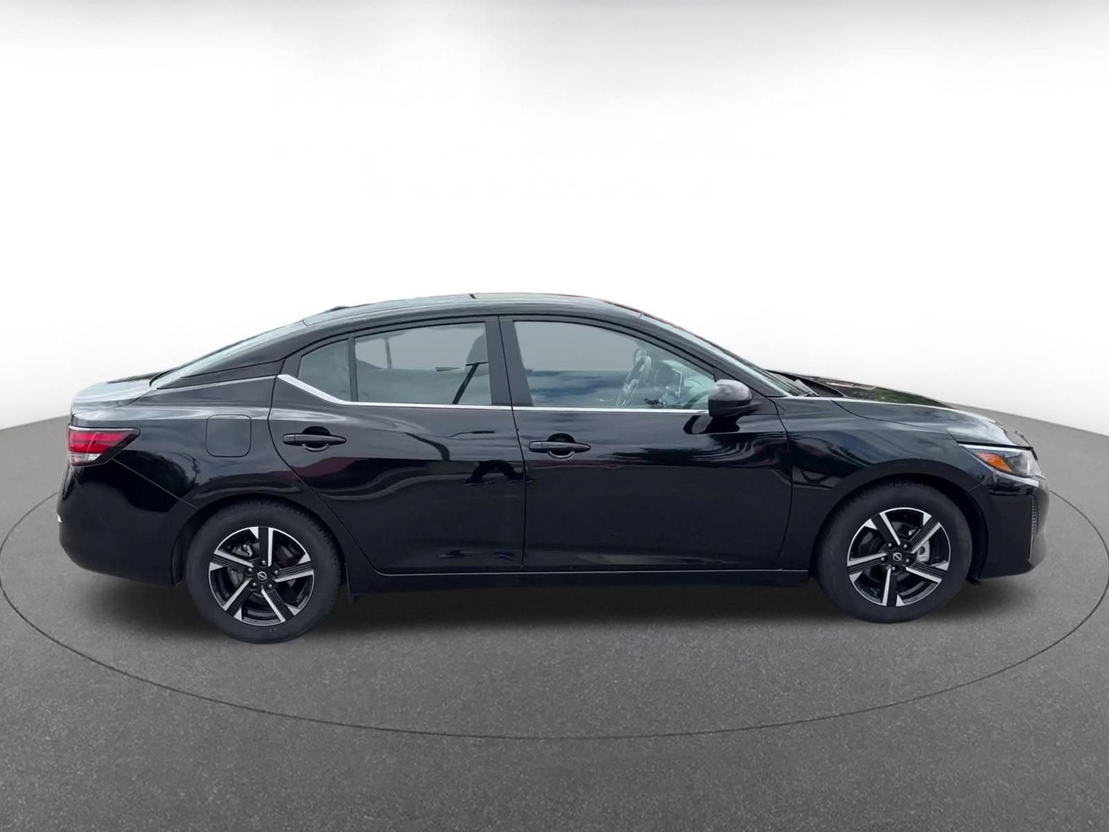 Used 2025 Nissan Sentra SV FWD image 15