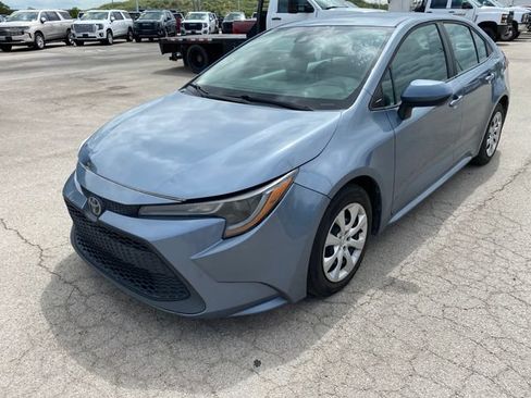 Used 2020 Toyota Corolla LE FWD image 2
