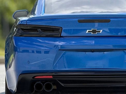 Used 2017 Chevrolet Camaro LT RWD image 16