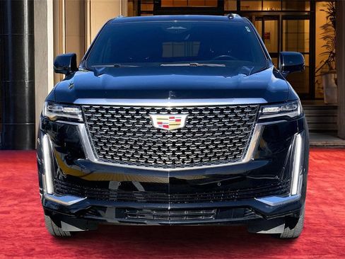 Certified 2024 Cadillac Escalade Premium Luxury image 3