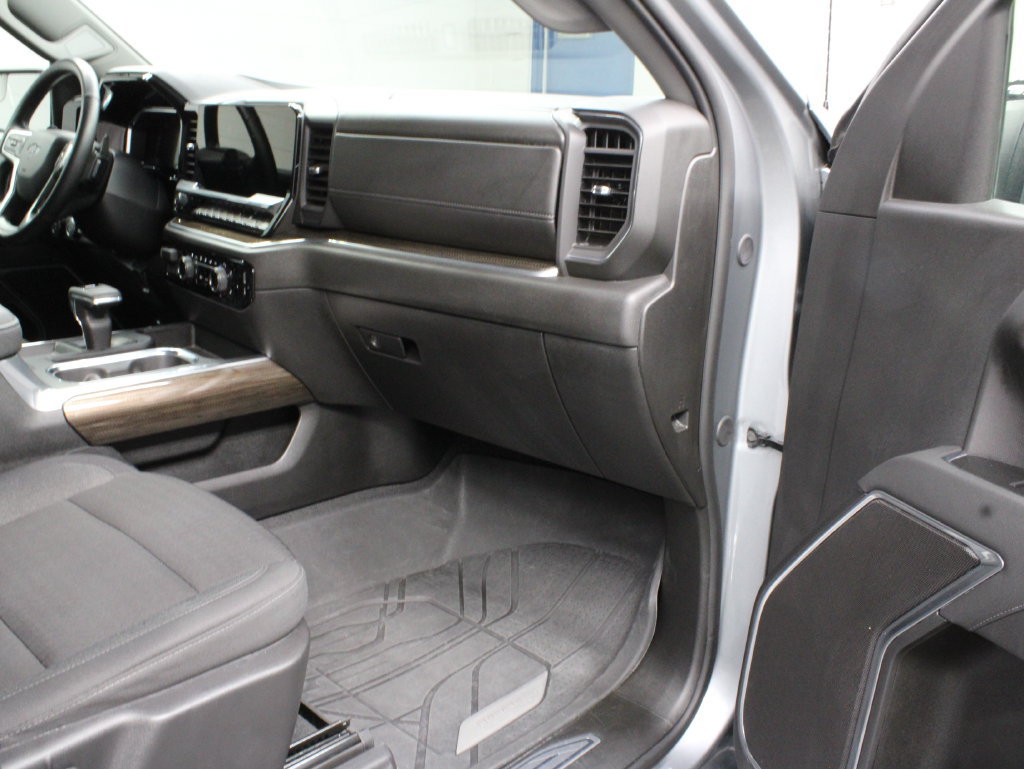 Used 2026 Chevrolet Silverado 1500 RST w/ Rally Edition AWD/4WD image 32