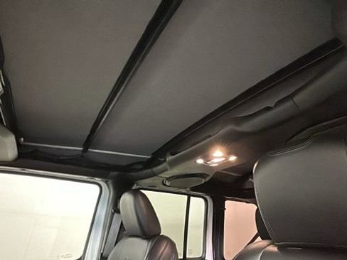 Used 2022 Jeep Wrangler Unlimited Sahara AWD/4WD image 12