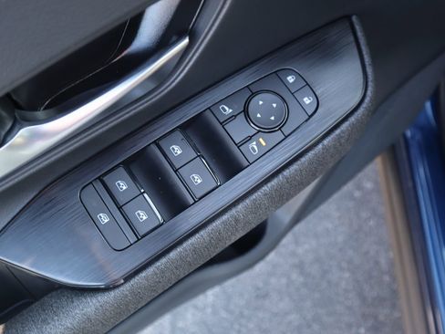 New 2025 Nissan Kicks SV image 16