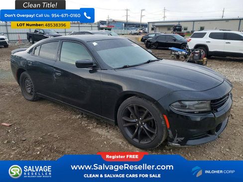 Used 2018 Dodge Charger SXT w/ Blacktop Package RWD image 5