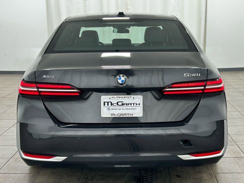 Used 2025 BMW 530i xDrive w/ Premium Package image 4