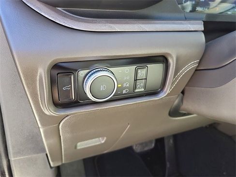 Used 2023 Ford Explorer Platinum w/ Technology Package image 14