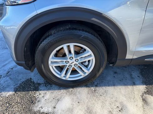 Used 2022 Ford Explorer XLT w/ Equipment Group 202A image 24