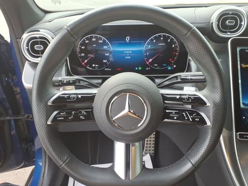 Used 2025 Mercedes-Benz GLC 300 4MATIC image 20
