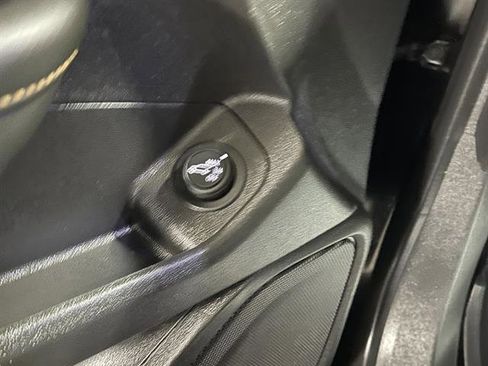 Used 2021 GMC Terrain SLT image 31