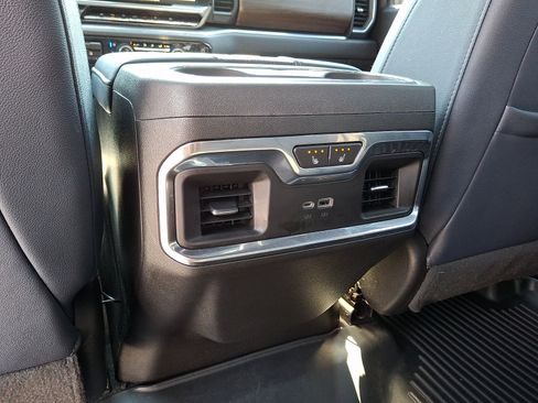 Used 2023 Chevrolet Silverado 1500 High Country w/ Technology Package AWD/4WD image 12