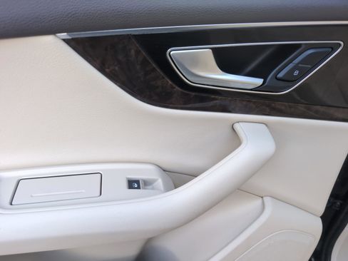 Used 2017 Audi Q7 3.0T Prestige image 16