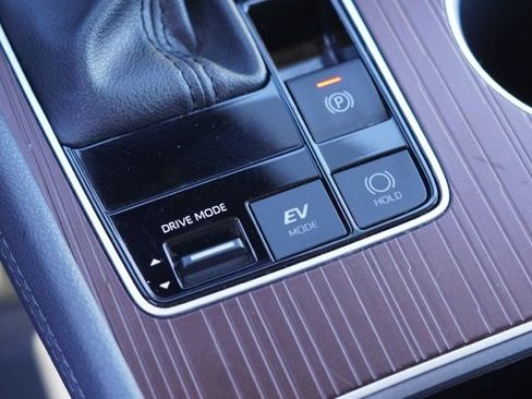 Certified 2024 Toyota Sienna LE image 31