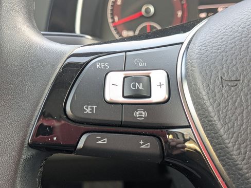 Used 2020 Volkswagen Jetta SE w/ SE Cold Weather Package image 19