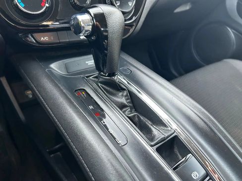 Used 2021 Honda HR-V LX image 21
