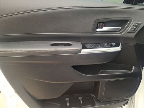 Certified 2025 Toyota Sienna Limited image 10