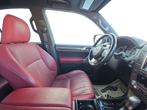 Used 2020 Lexus GX 460 Premium w/ Premium Package image 15