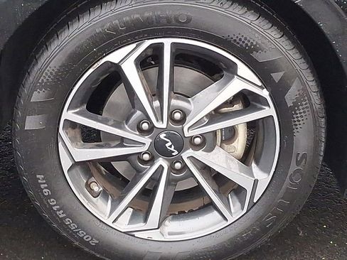 Certified 2023 Kia Forte LXS image 8