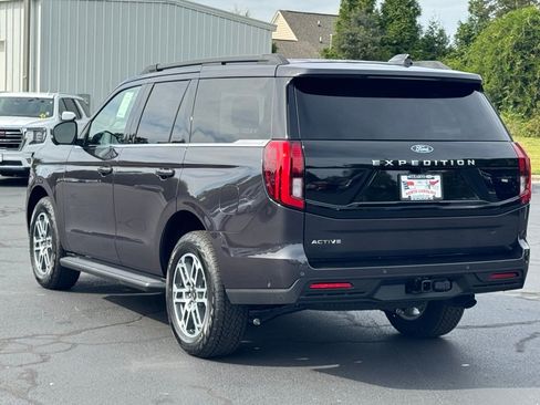 New 2025 Ford Expedition Active image 16