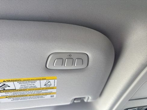 Used 2025 Ford Expedition Active AWD/4WD image 17