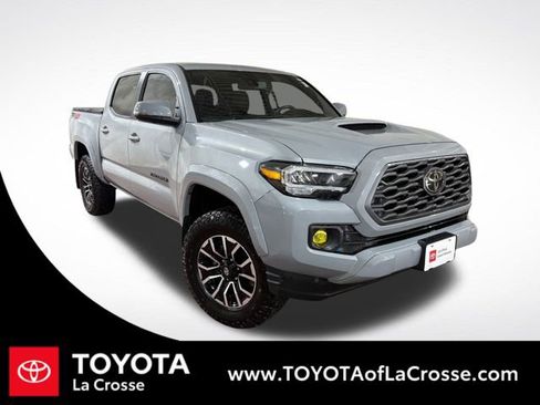 Used 2020 Toyota Tacoma TRD Sport image 1